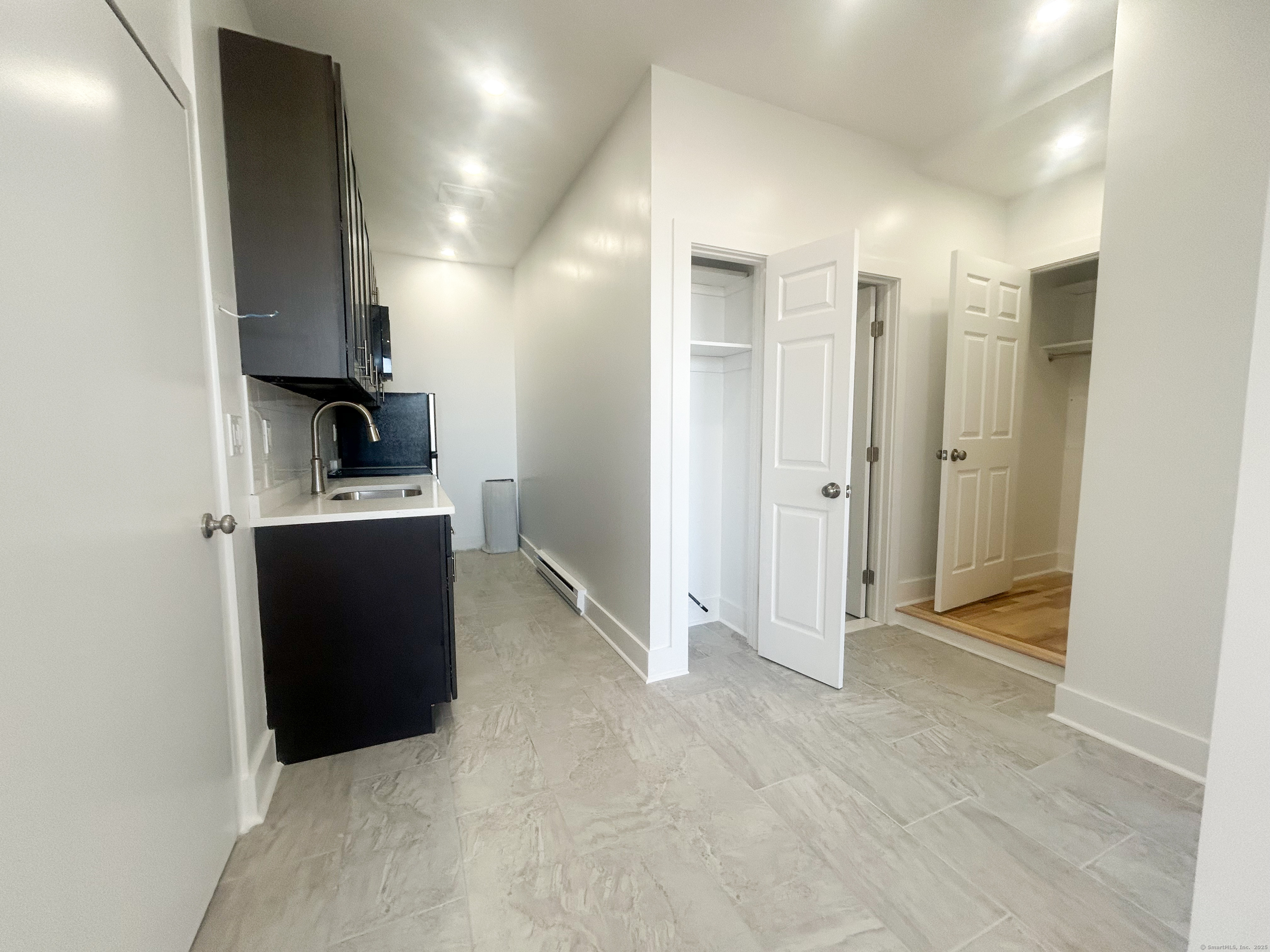 207 Bank Street, Unit 202 New London, CT 06320 - Photo 10 of 20