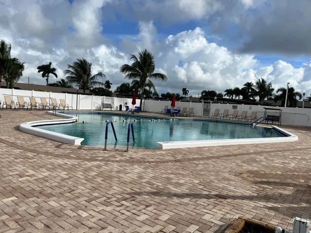 $1,650 | 2980 Crosley Drive East, Unit F, West Palm Beach, FL 33415