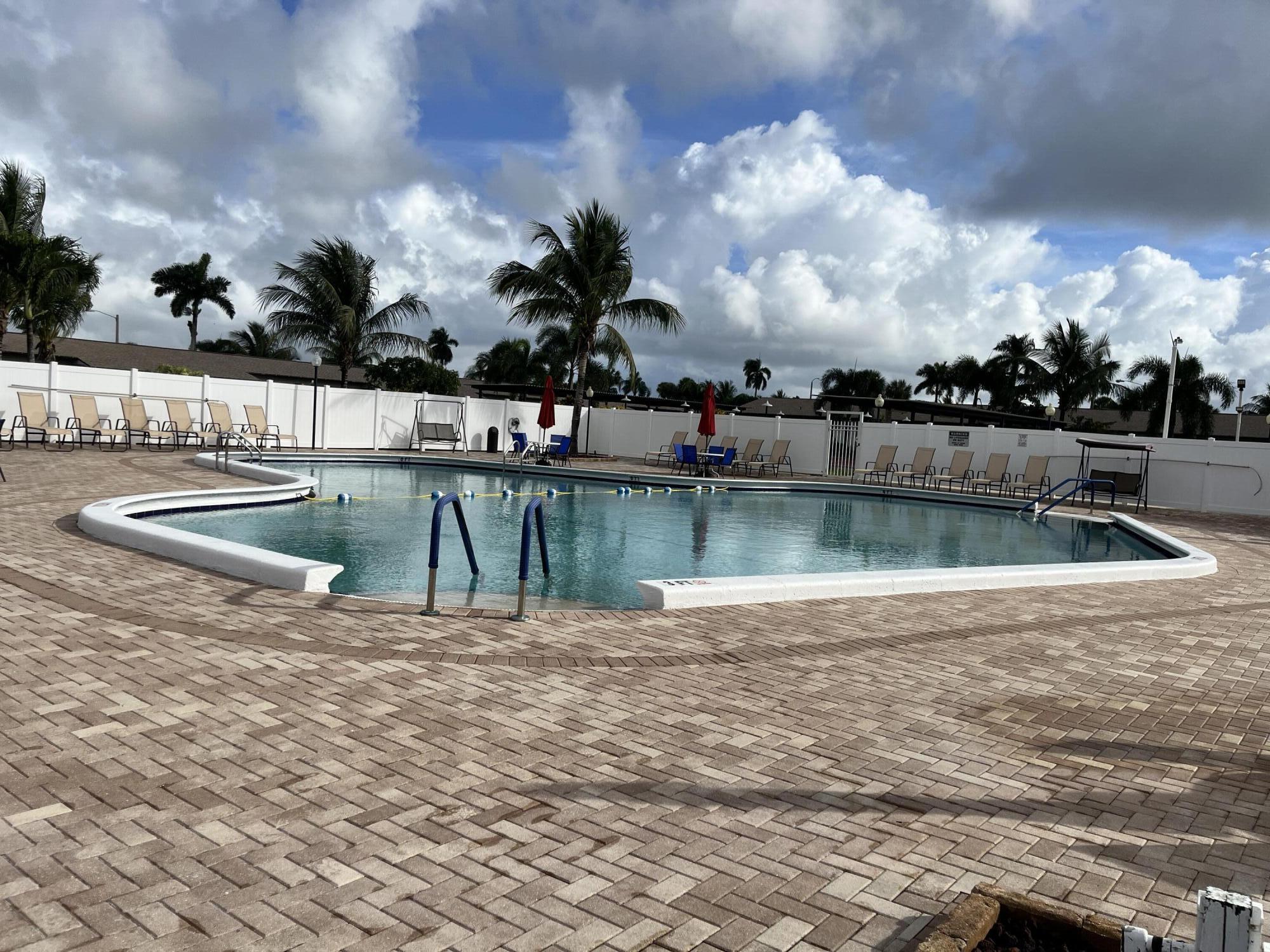 2980 Crosley Drive East, Unit F West Palm Beach, FL 33415 - Photo 7 of 7 IMG_4924