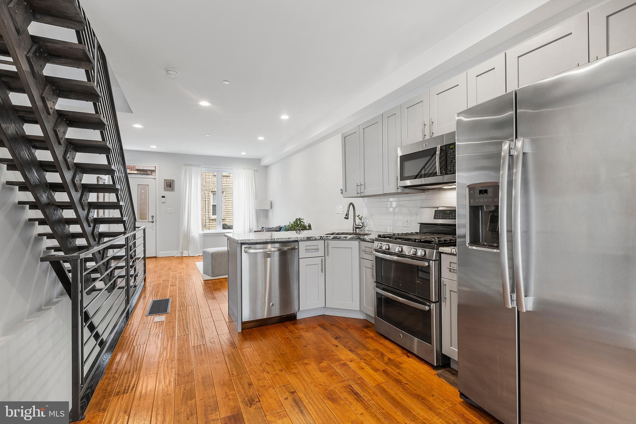 1910 Fernon Street Philadelphia, PA 19145 - Photo 8 of 30