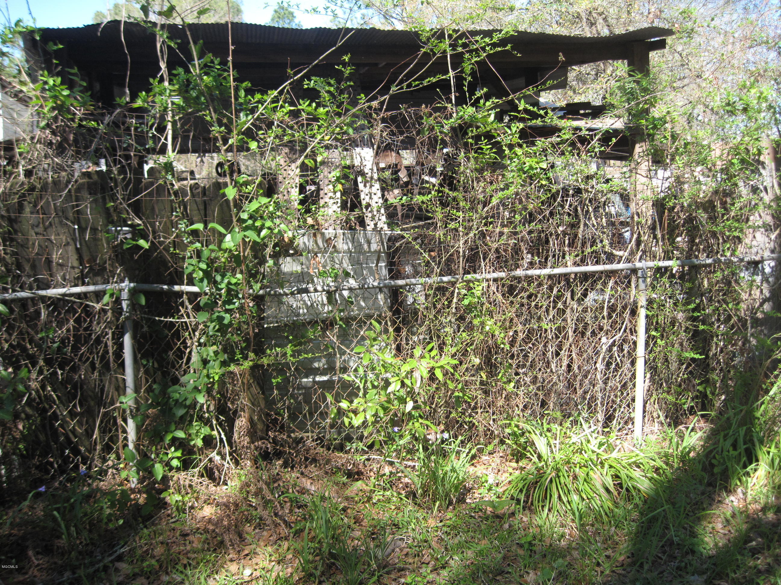 6401 Shortcut Road Moss Point, MS 39563 - Photo 3 of 10 IMG_3401