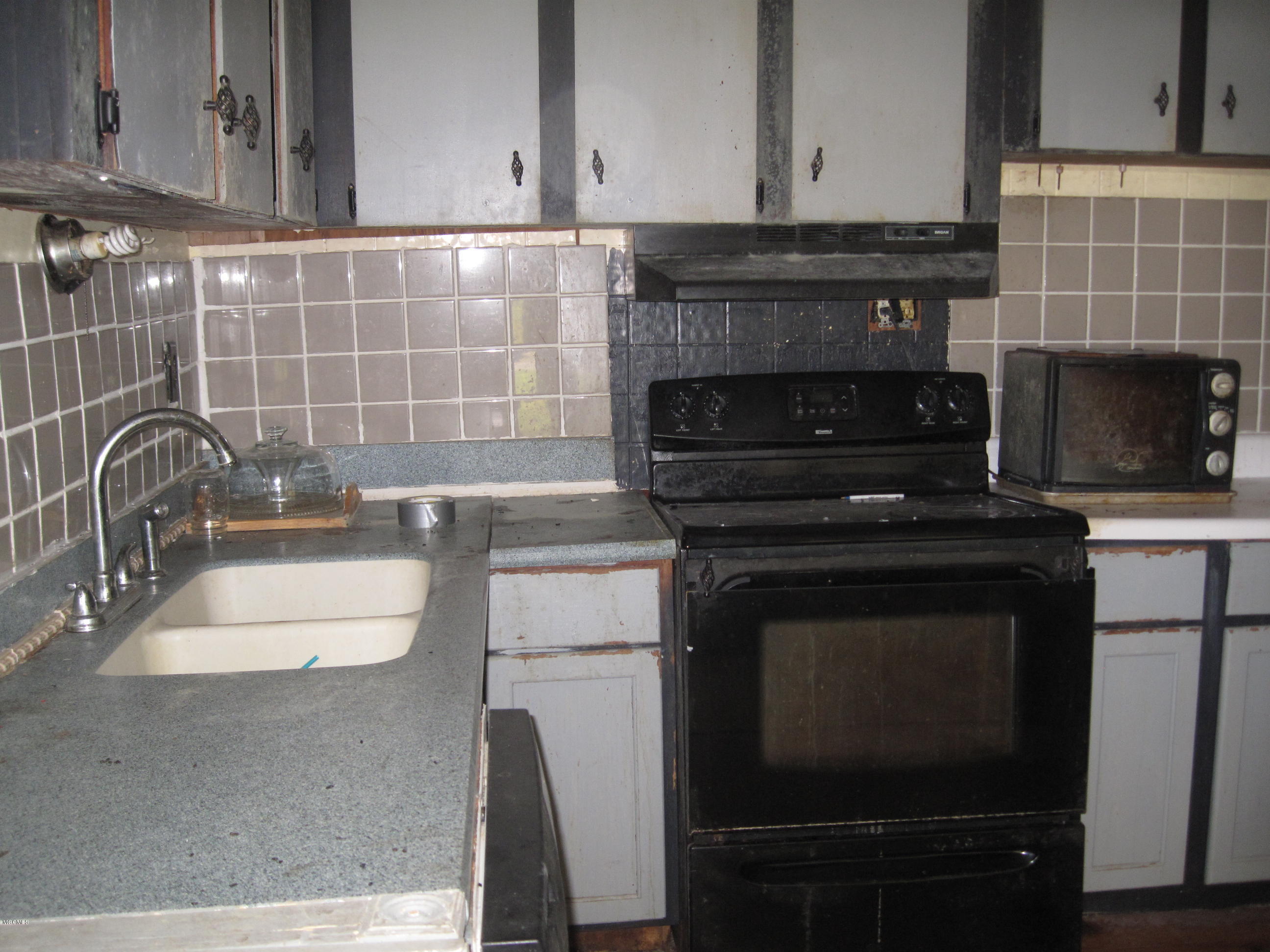 6401 Shortcut Road Moss Point, MS 39563 - Photo 5 of 10 IMG_3391