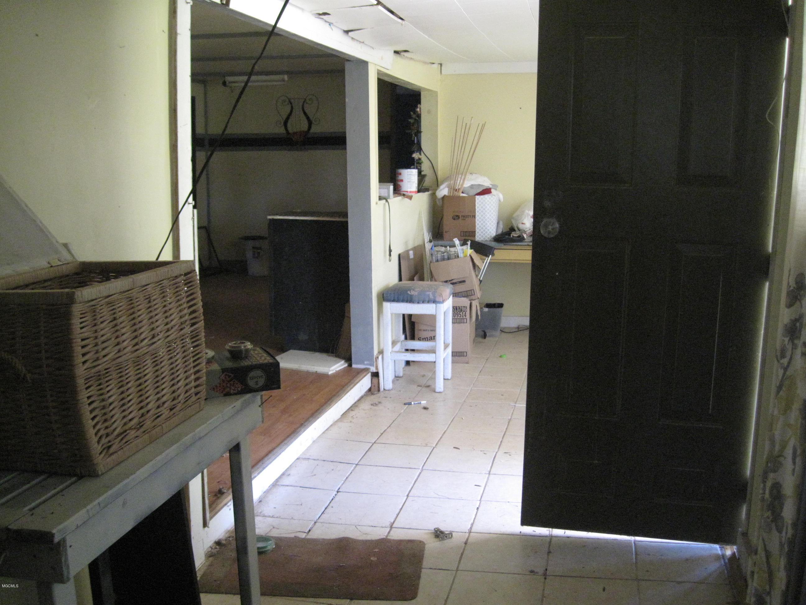 6401 Shortcut Road Moss Point, MS 39563 - Photo 9 of 10 IMG_3386 (1)