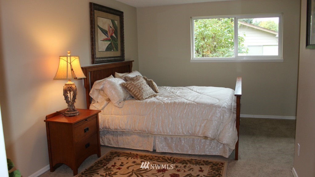 220 218th Place Southwest Bothell, WA 98021 - Photo 8 of 23
