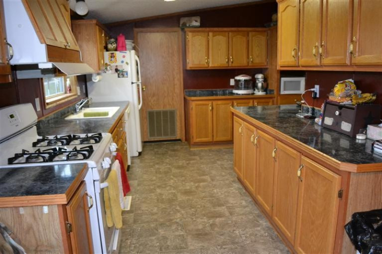 8059 Newcomb Road Lakeview, MI 48850 - Photo 2 of 7 Additional Photo