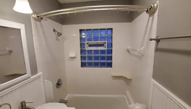 $2,400 | 4840 Upton Avenue South, Unit 2, Minneapolis, MN 55410