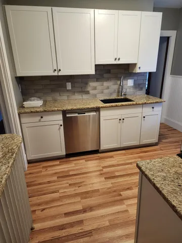 $2,400 | 4840 Upton Avenue South, Unit 2, Minneapolis, MN 55410