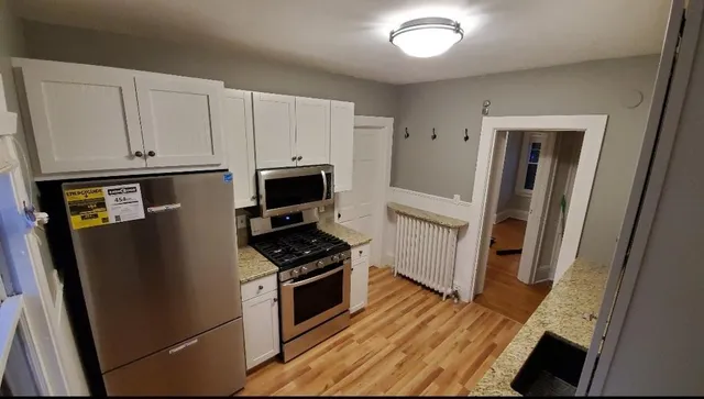 $2,400 | 4840 Upton Avenue South, Unit 2, Minneapolis, MN 55410