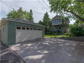 $2,400 | 4840 Upton Avenue South, Unit 2, Minneapolis, MN 55410