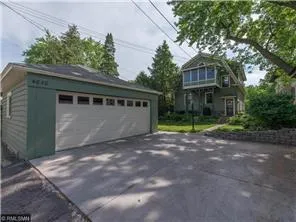 $2,400 | 4840 Upton Avenue South, Unit 2, Minneapolis, MN 55410