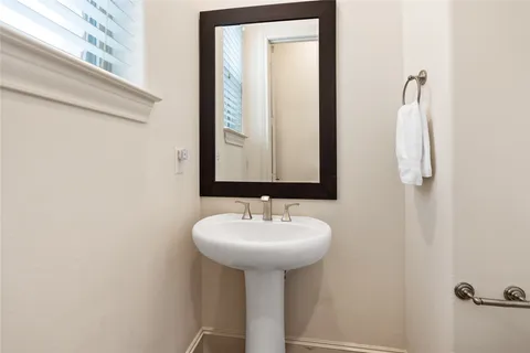 $475,000 | 5229 Petty Street, Unit A, Houston, TX 77007