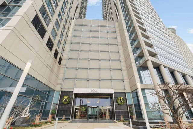 $3,000 | 600 North Lake Shore Drive, Unit 1703, Chicago, IL 60611