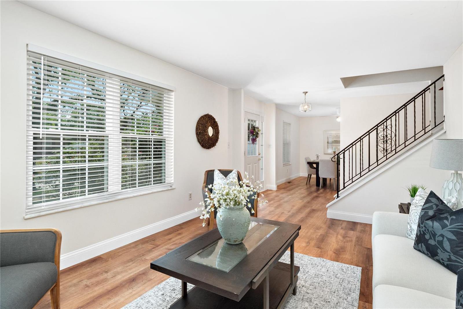 537 Cherry Ridge Court Ballwin, MO 63021 - Photo 5 of 38 Gallery Image 5