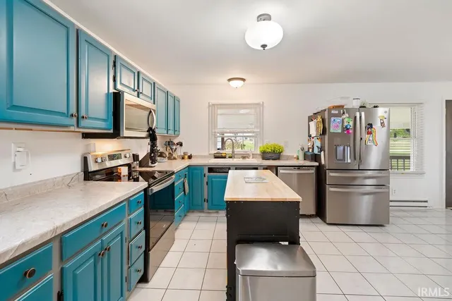 $290,000 | 6659 West 400 South, Swayzee, IN 46986