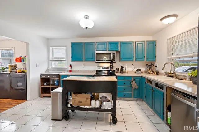 $290,000 | 6659 West 400 South, Swayzee, IN 46986