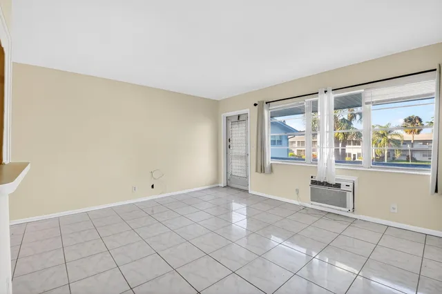 $1,100 | 46 Waltham B, West Palm Beach, FL 33417