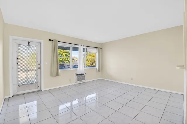 $1,100 | 46 Waltham B, West Palm Beach, FL 33417