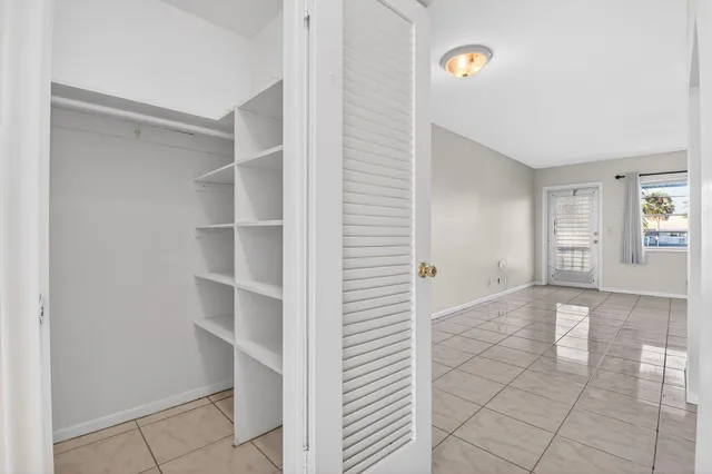 $1,100 | 46 Waltham B, West Palm Beach, FL 33417