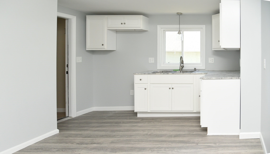 15 Riverview Place Chicopee, MA 01013 - Photo 6 of 18