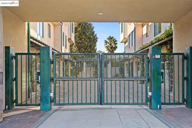 $629,000 | 6555 Shattuck Avenue, Oakland, CA 94609