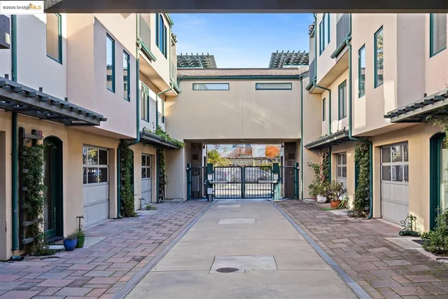 $629,000 | 6555 Shattuck Avenue, Oakland, CA 94609