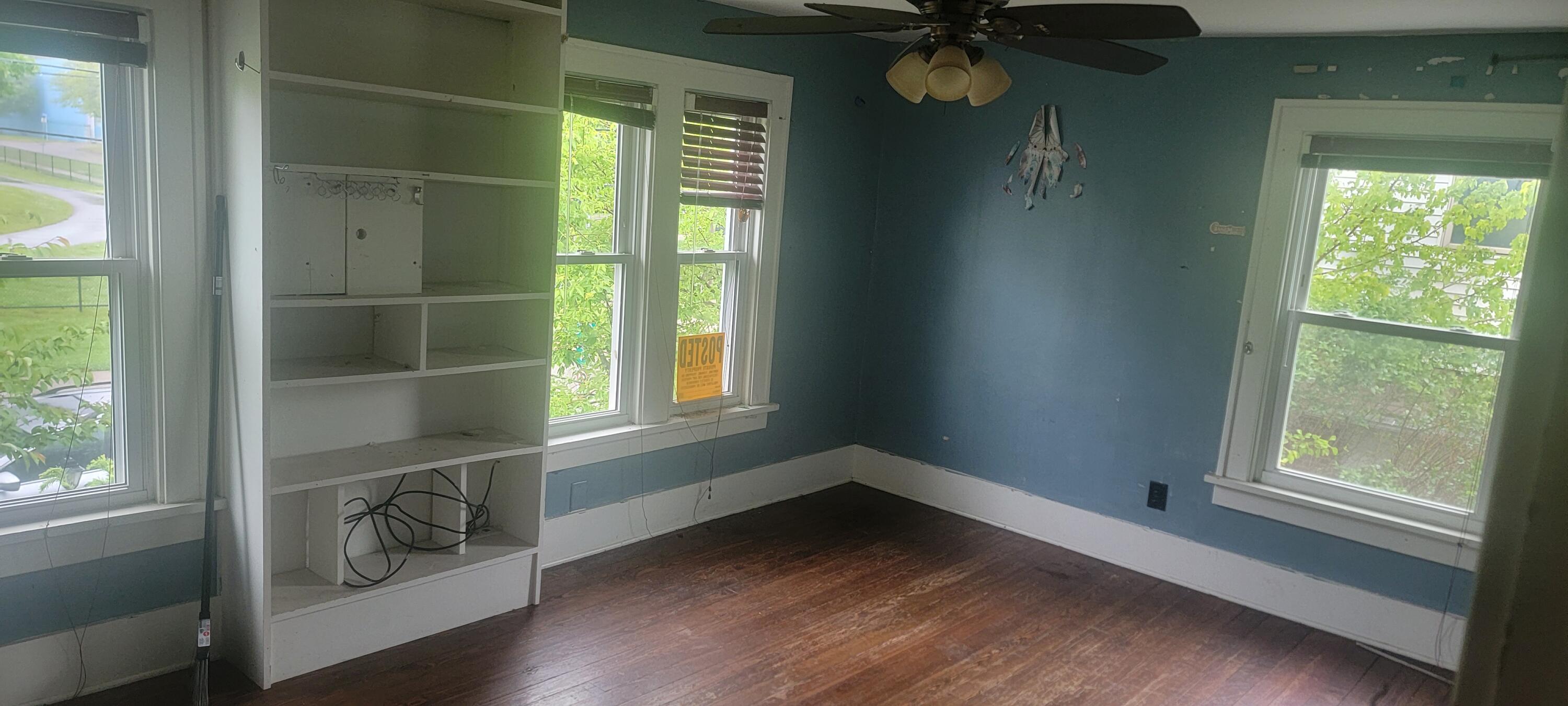 907 Russell Street Kalamazoo, MI 49001 - Photo 11 of 16 20250521_181651