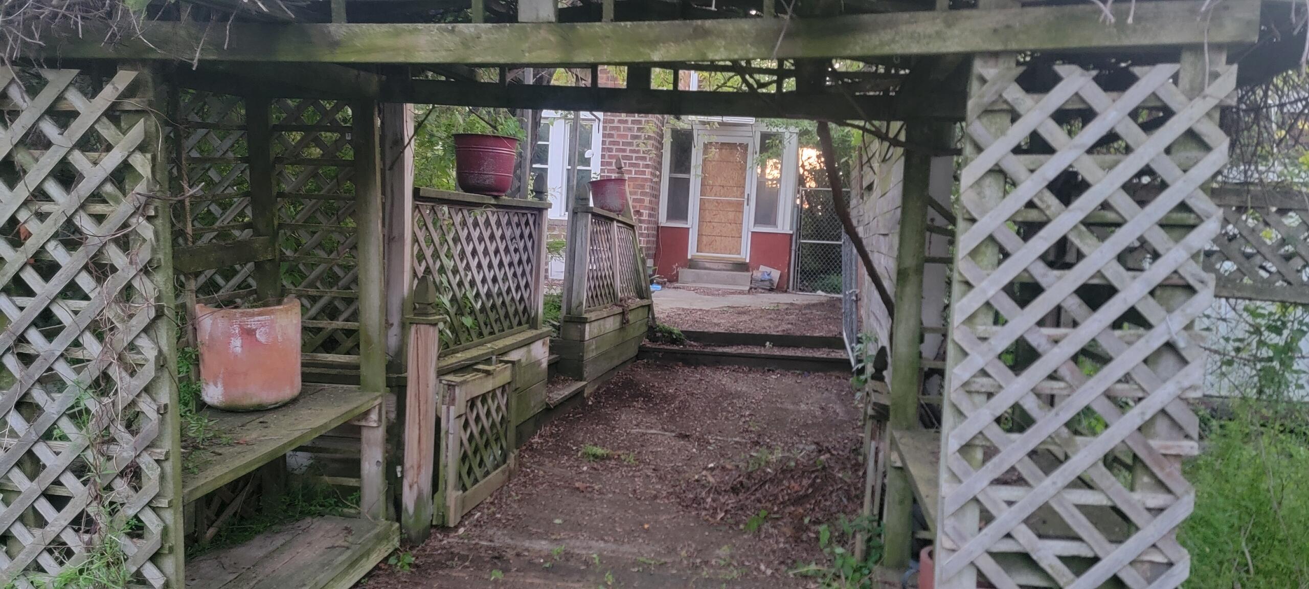 907 Russell Street Kalamazoo, MI 49001 - Photo 5 of 16 IMG_20250828_153248