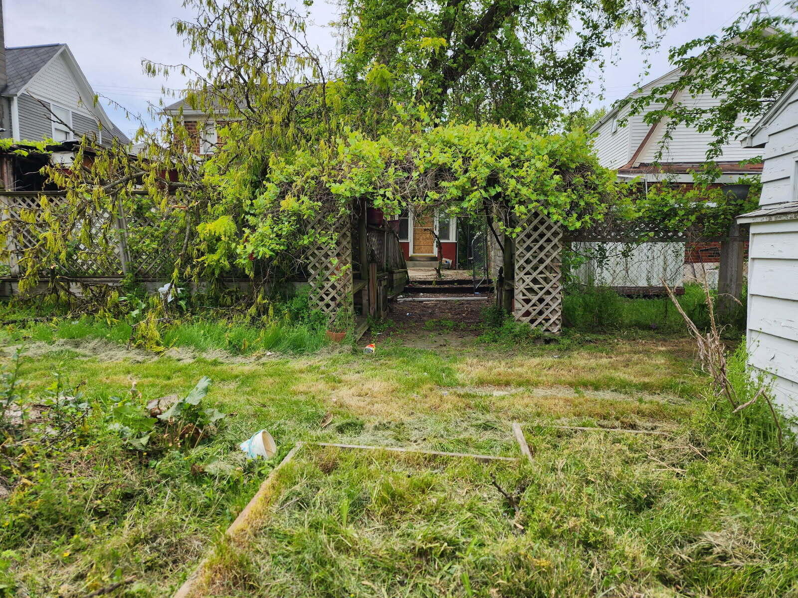 907 Russell Street Kalamazoo, MI 49001 - Photo 6 of 16 IMG_20250902_135124