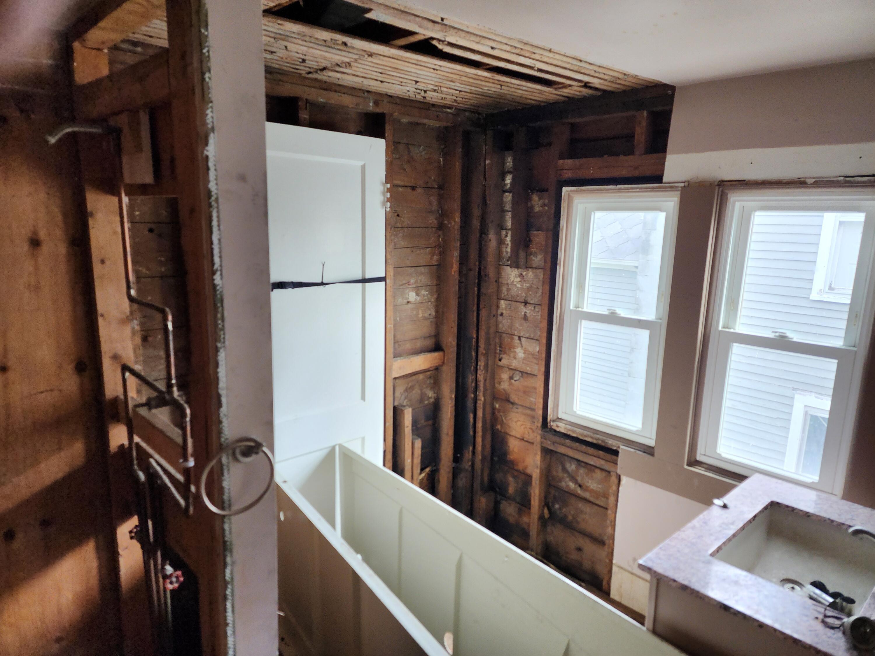 907 Russell Street Kalamazoo, MI 49001 - Photo 8 of 16 20250519_155627