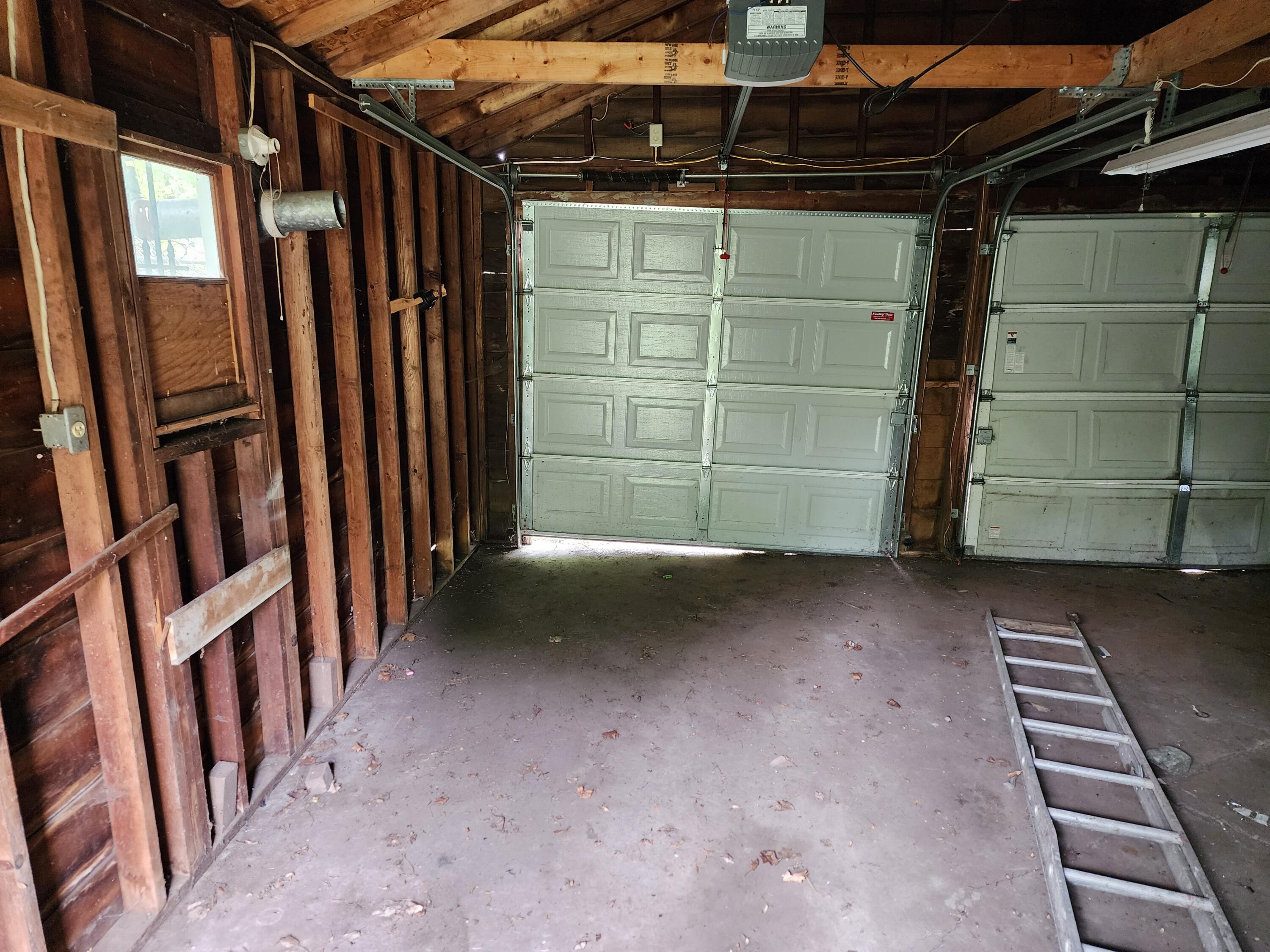 907 Russell Street Kalamazoo, MI 49001 - Photo 10 of 16 20250519_145838