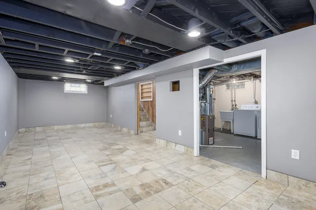 $2,100 | 1608 Whitcomb Avenue, Royal Oak, MI 48073