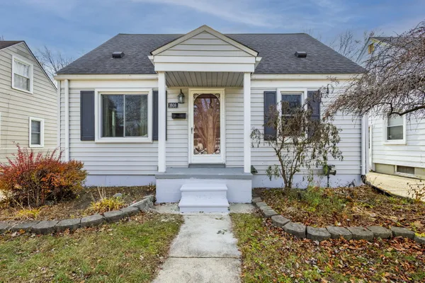 $1,899 | 1608 Whitcomb Avenue, Royal Oak, MI 48073