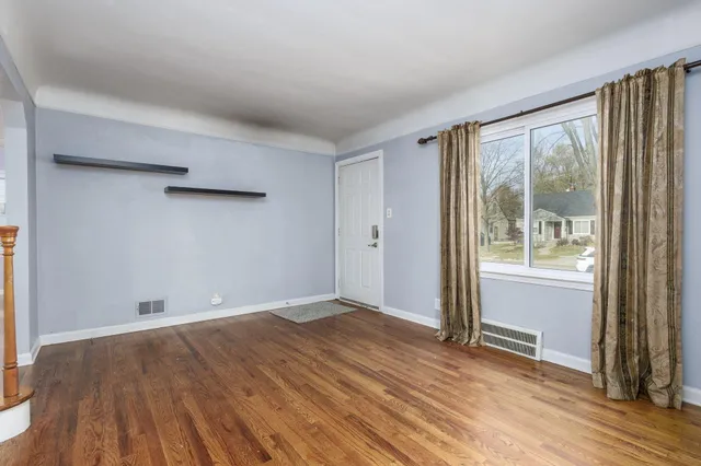 $2,100 | 1608 Whitcomb Avenue, Royal Oak, MI 48073