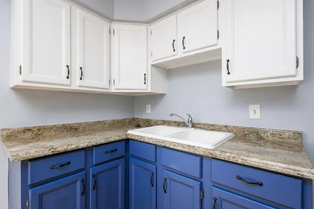 $2,100 | 1608 Whitcomb Avenue, Royal Oak, MI 48073