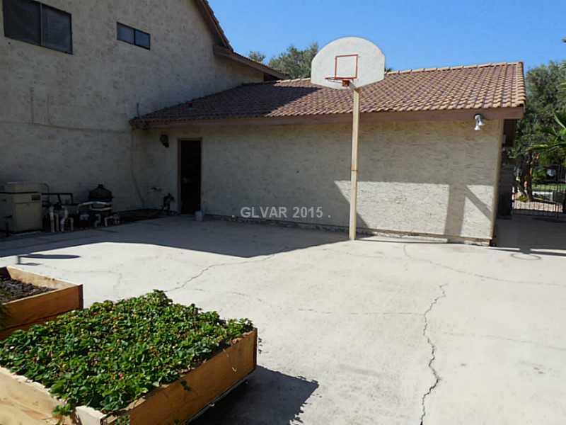 6681 Vigo Road Las Vegas, NV 89146 - Photo 23 of 23 Yard/Garden.