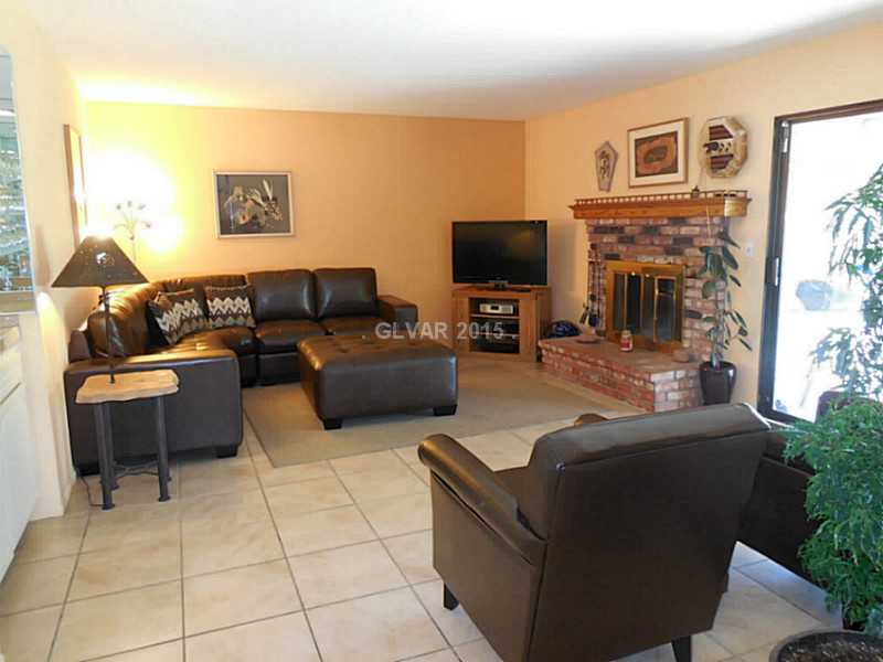 6681 Vigo Road Las Vegas, NV 89146 - Photo 4 of 23 Family Room.