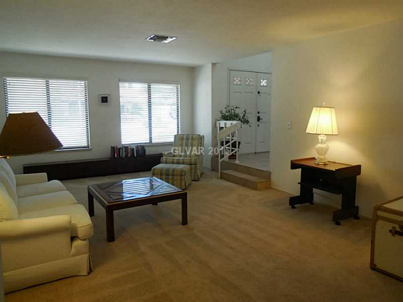 6681 Vigo Road Las Vegas, NV 89146 - Photo 8 of 23 Living Room.