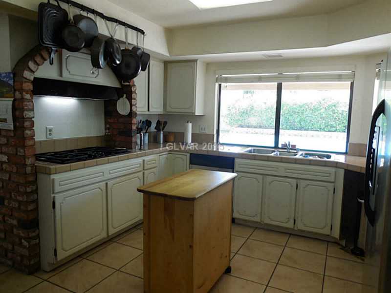 6681 Vigo Road Las Vegas, NV 89146 - Photo 10 of 23 Kitchen.