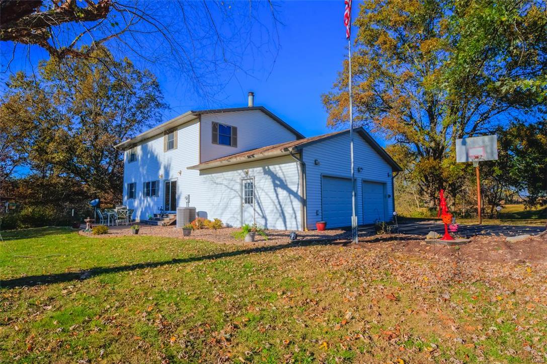 20649 Rothe Road Jerseyville, IL 62052 - Photo 11 of 26