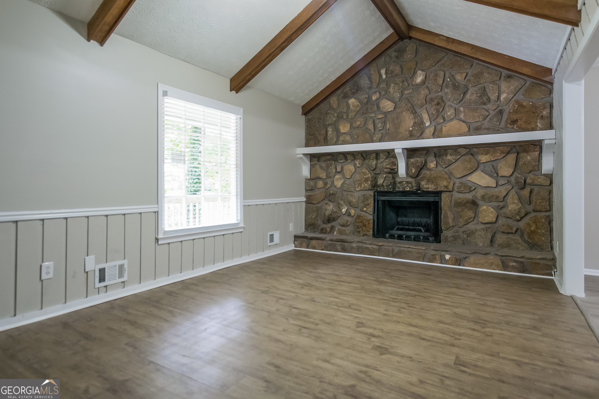 141 Dogwood Court Dallas, GA 30157 - Photo 3 of 18