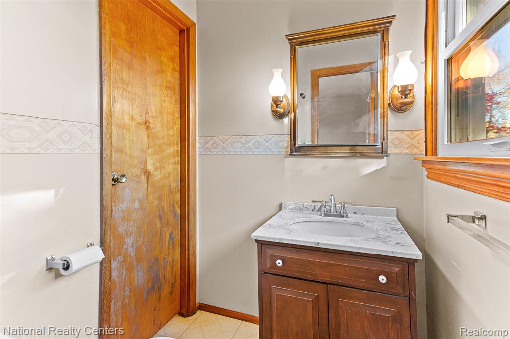 11655 Shorecrest South Lyon, MI 48178 - Photo 18 of 51 Gallery Image 18