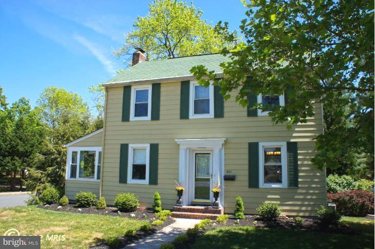 501 South Hammonds Ferry Road Linthicum Heights, MD 21090 - Photo 29 of 30 front view of a house with a yard