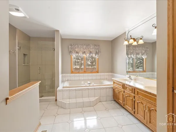 $632,000 | 13124 West Beaver Lake Drive, Homer Glen, IL 60491