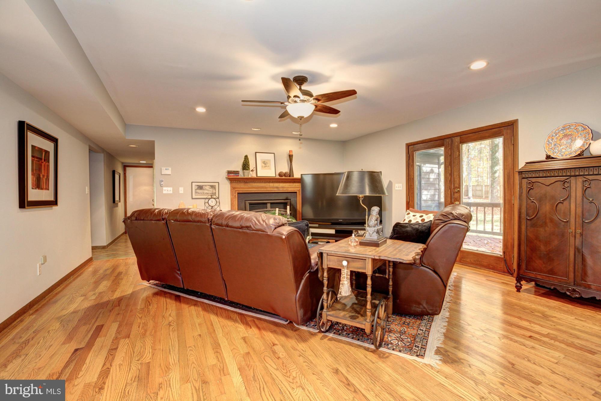 17005 Barn Ridge Drive Silver Spring, MD 20906 - Photo 11 of 30 Family Room