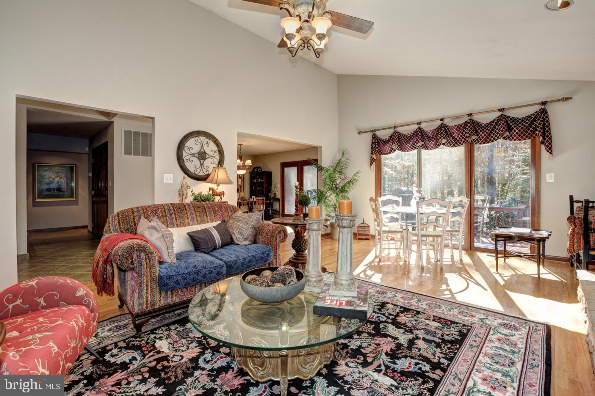 17005 Barn Ridge Drive Silver Spring, MD 20906 - Photo 5 of 30 Living Room