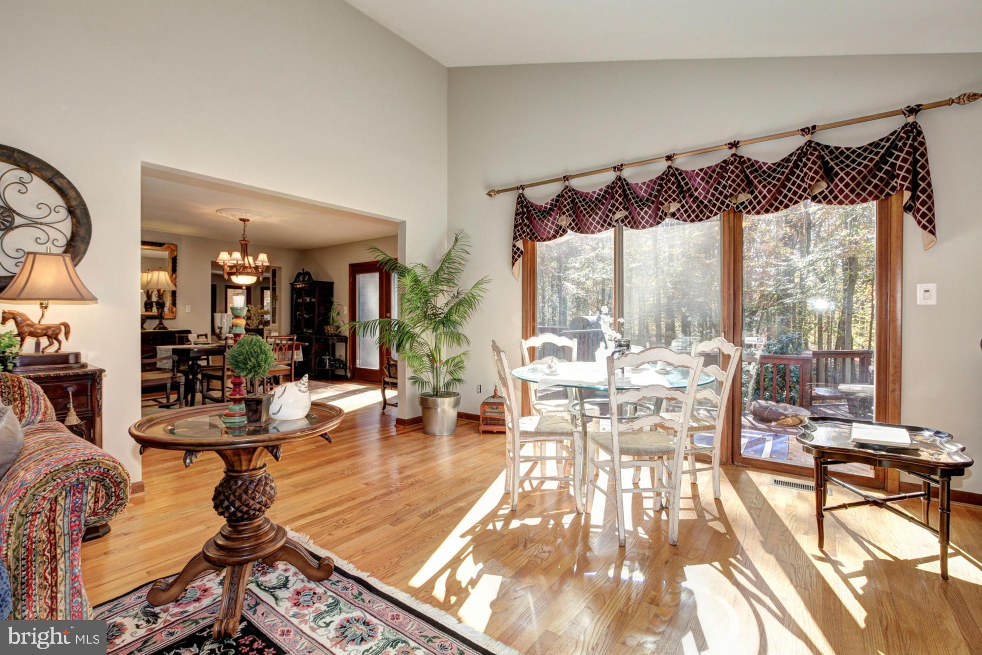 17005 Barn Ridge Drive Silver Spring, MD 20906 - Photo 6 of 30 Living Room