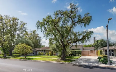 $2,999,000 | 1205 Bryant Road, Long Beach, CA 90815