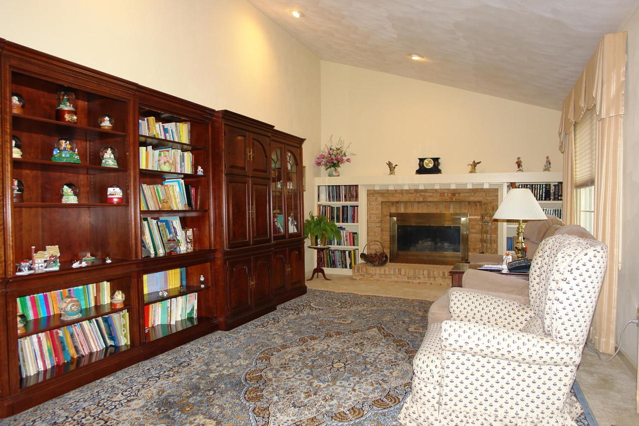 406 Stonehaven Lane Blue Ridge, VA 24064 - Photo 22 of 26 Family Room