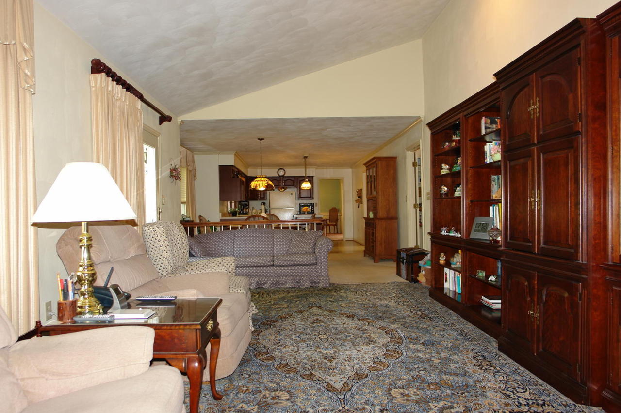 406 Stonehaven Lane Blue Ridge, VA 24064 - Photo 24 of 26 Family Room