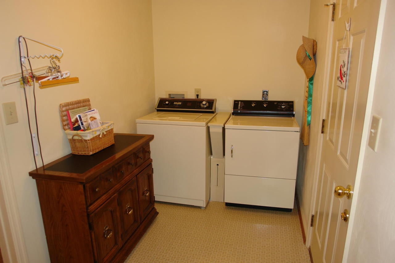 406 Stonehaven Lane Blue Ridge, VA 24064 - Photo 25 of 26 Laundry